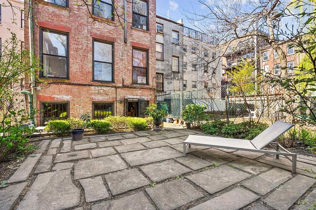 Building Photo - 7 E 129th St