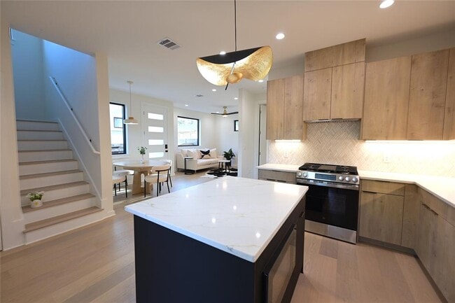 Building Photo - 4410 Glomar Ave