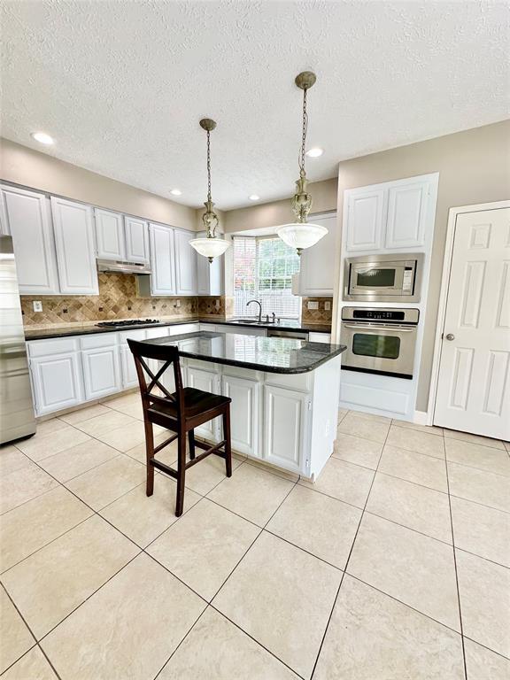 Building Photo - 14503 Redwood Bend Trail