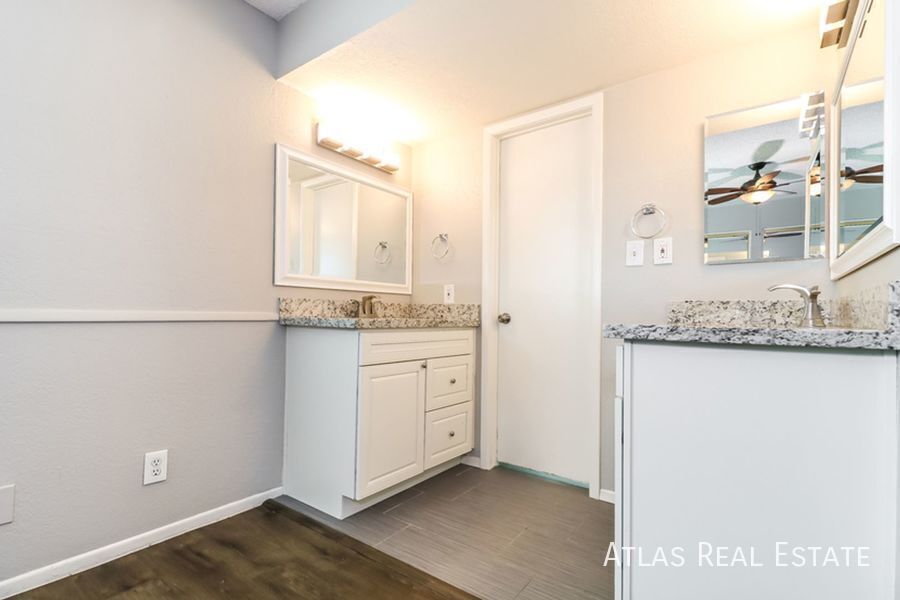 Building Photo - 1323 W Rosemonte Dr