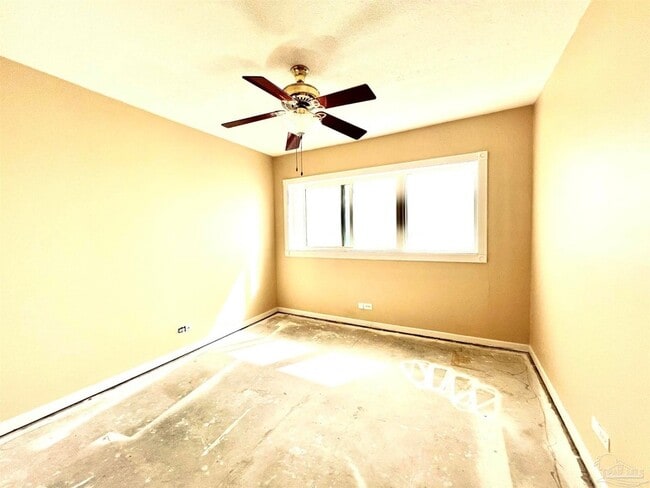 Building Photo - 825 Bayshore Dr