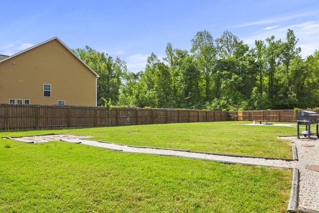 Building Photo - 401 Hope Ct