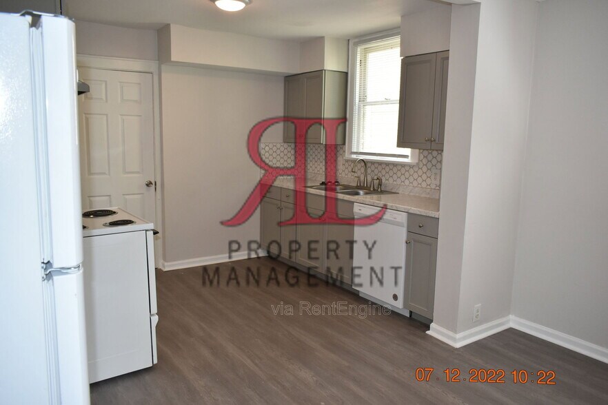 Building Photo - 765 E Deshler Ave