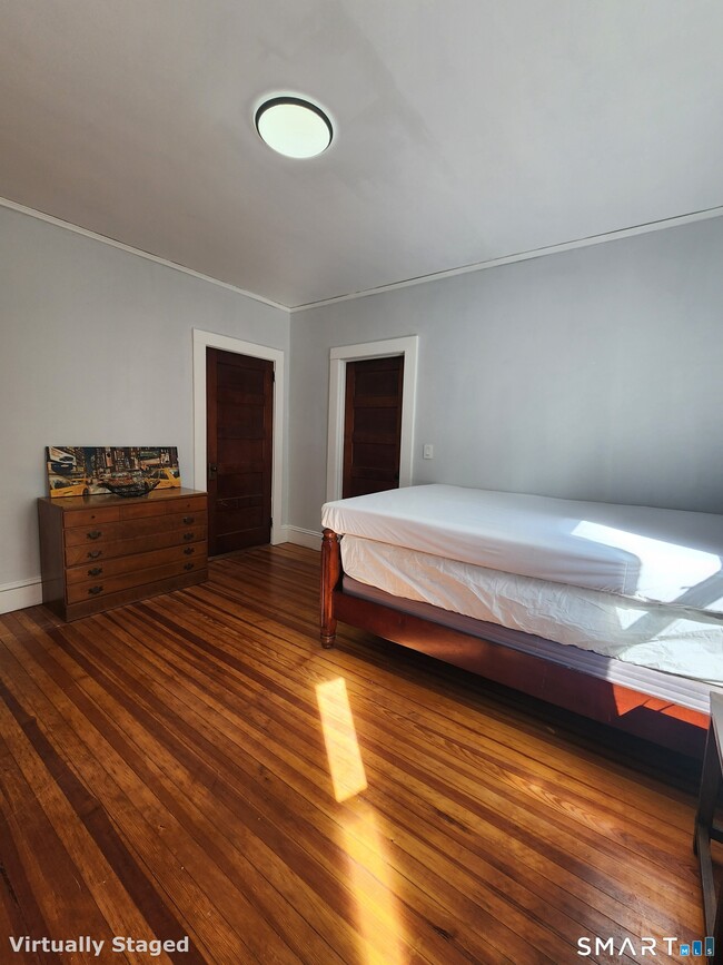 Building Photo - 458 Hillside Ave