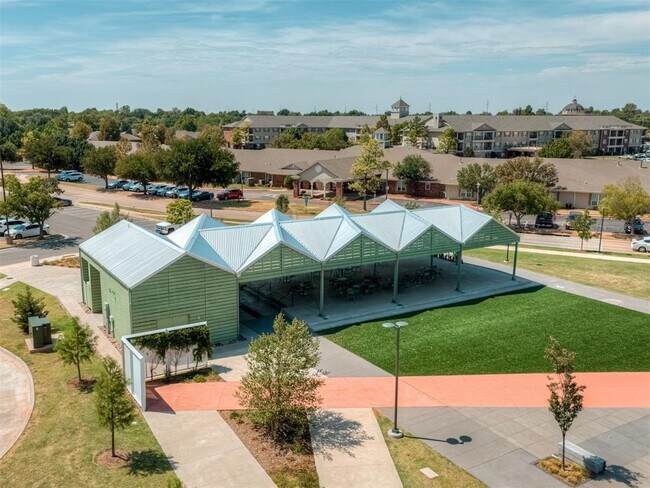 Building Photo - 2224 Kavanaugh Blvd