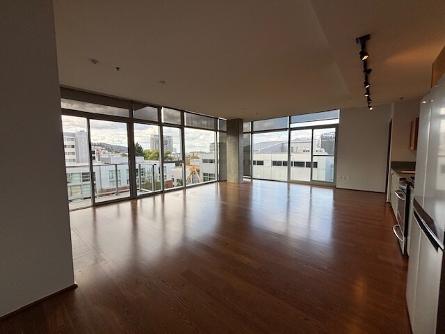 Open Concept - View of West Hills - 1221 SW 10th Ave