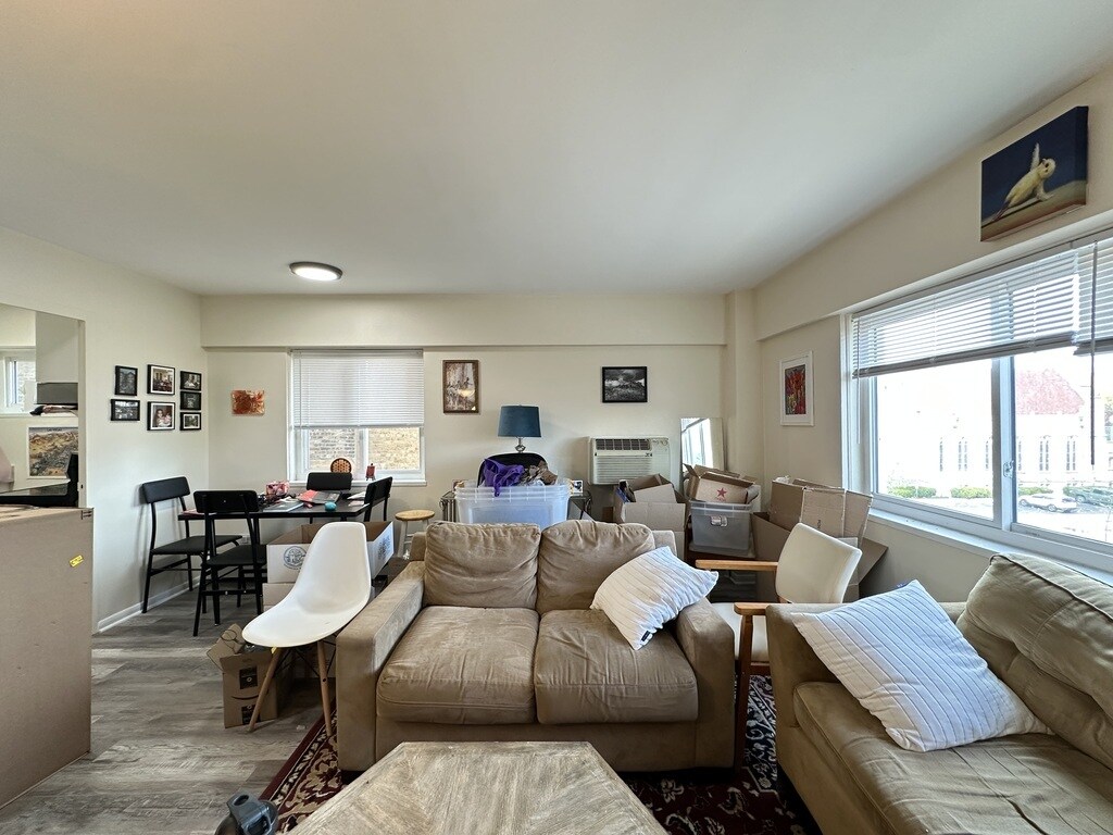 Building Photo - 1400 Chicago Ave