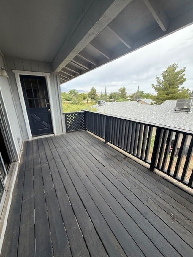 Building Photo - 2 Bedroom 2 Bath Contact Property Pros 928...