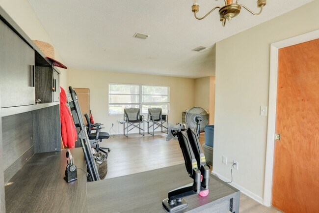 Building Photo - 3086 Bluebrook Dr