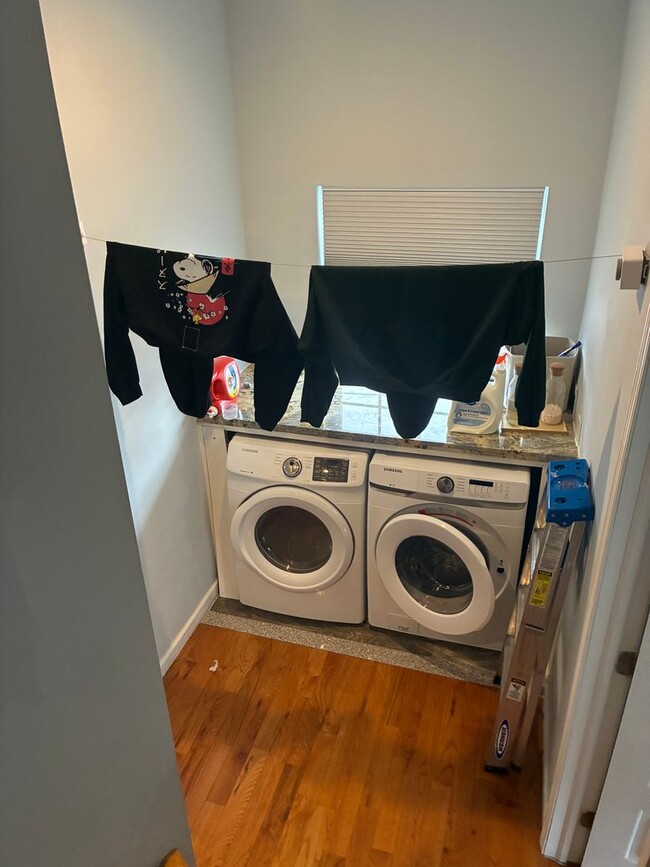 Building Photo - SPACIOUS LAWRENCEVILLE 3 BED 2.5 BATH! PERFECT LOCATION!