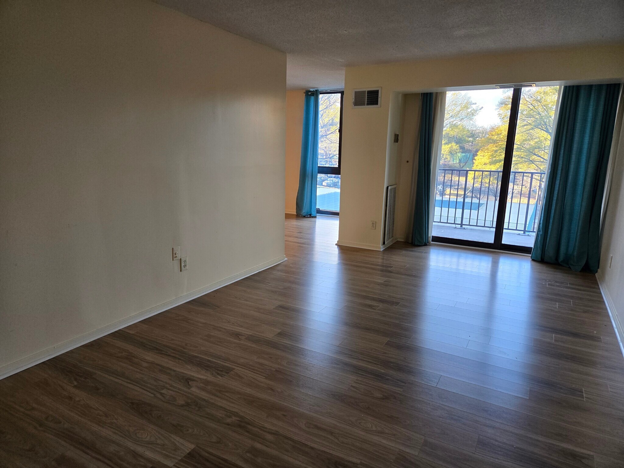 Building Photo - 2311 Pimmit Dr