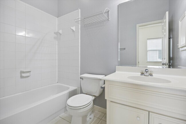 Building Photo - 1026 Van Buren St
