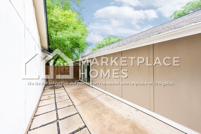 Building Photo - 12038 Stoney Crossing