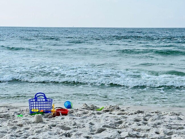 Building Photo - 497 Plantation Rd