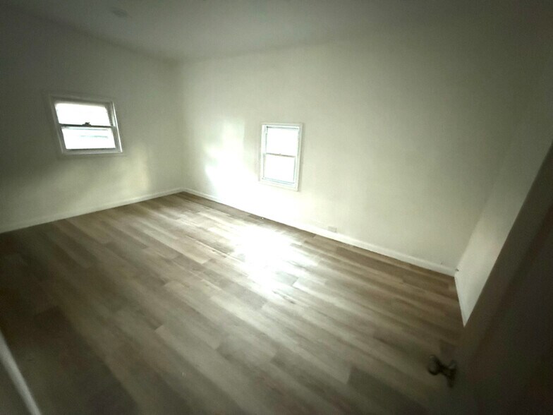 Building Photo - 5247 Landis Ave