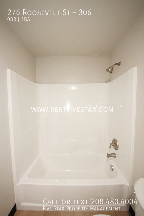 Building Photo - 276 Roosevelt St