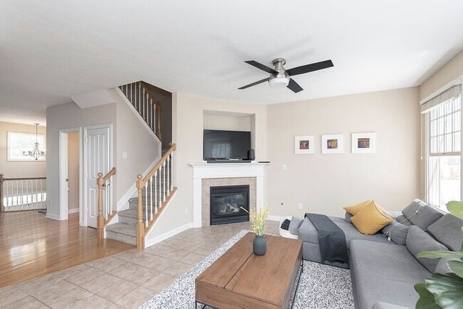 Building Photo - Beautiful 3 Bed Townhome In the Heart Of Village Of West Clay!