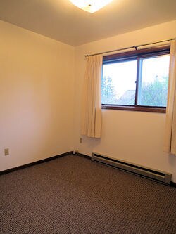 Unit 3 Bedroom 2 - 300 Ashland St