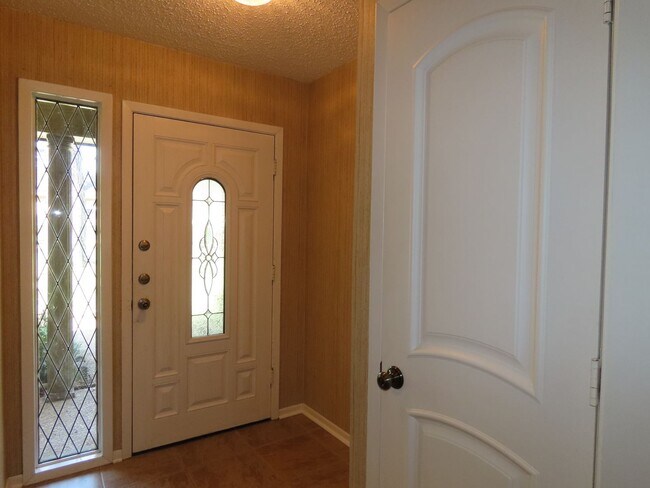 Building Photo - Gorgeous 3 Bedroom Home w/Workshop in Tyler!