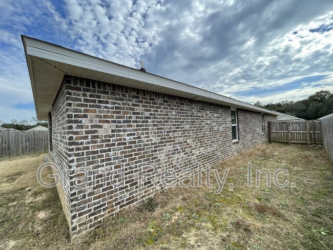 Building Photo - 6480 Churchill Cir