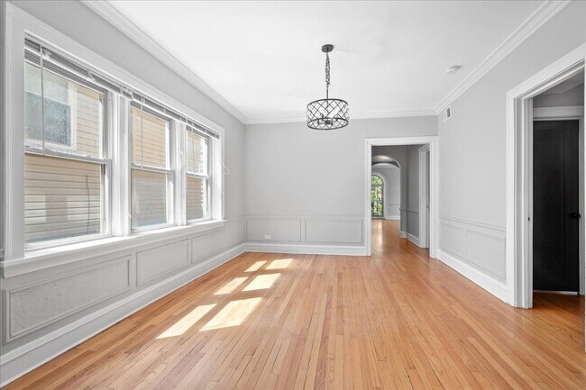 Building Photo - 1414 Dobson St
