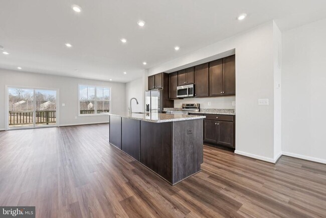 Building Photo - 8816 Selby Ct