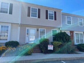 Building Photo - 1450 Ashbourne Dr