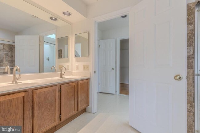 Building Photo - 3929 Sunflower Cir