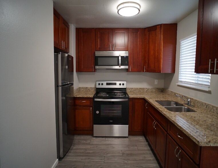 Primary Photo - 11914 1st Ave SW