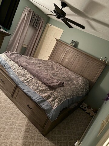 Building Photo - 672 Center St