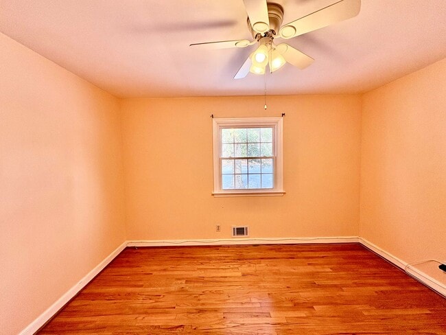 Building Photo - 11011 Pennway Dr