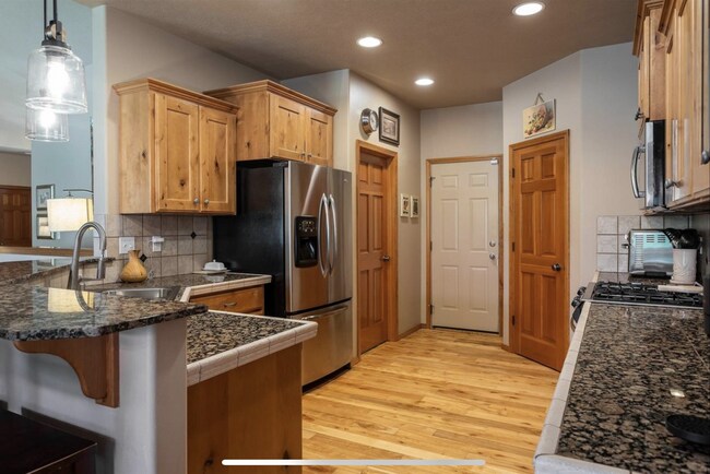 Building Photo - $4,500 - 4 Bed / 3 Bath Stunning Single Family Home in South Hill