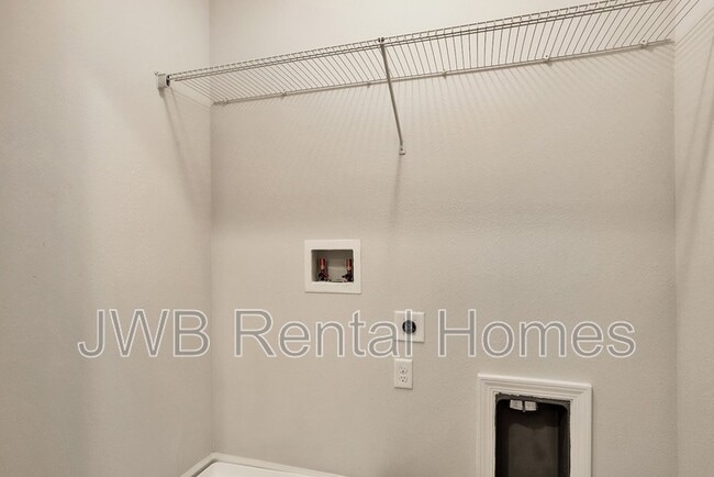 Building Photo - 6039 Carolines Ct