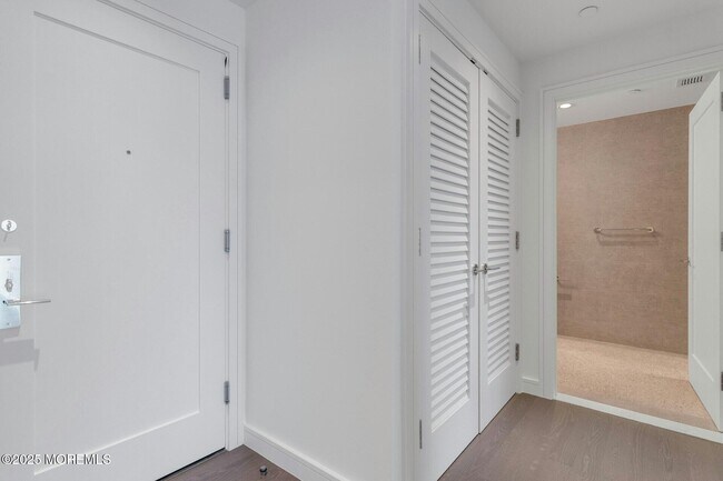 Building Photo - 15 Morris Ave