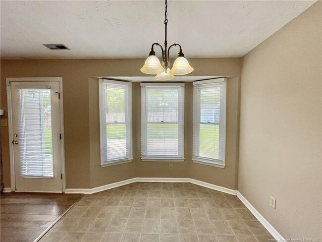 Building Photo - 103 Peregrine Pl