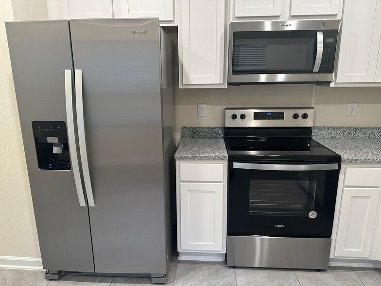 Building Photo - 70 Summer Daze Dr