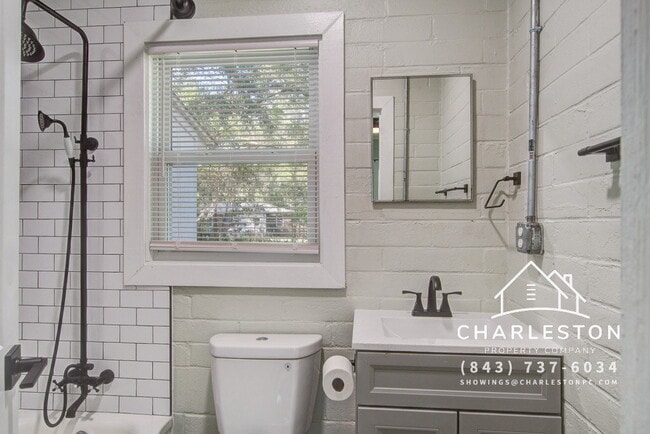 Building Photo - 118 Klein St