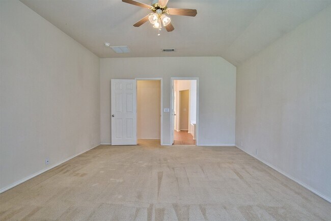 Building Photo - 2605 Monroe Dr