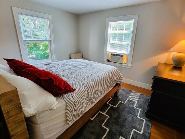 Building Photo - 60 Prairie Ave