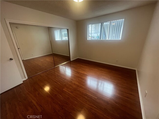 Building Photo - 612 Hayworth Ave