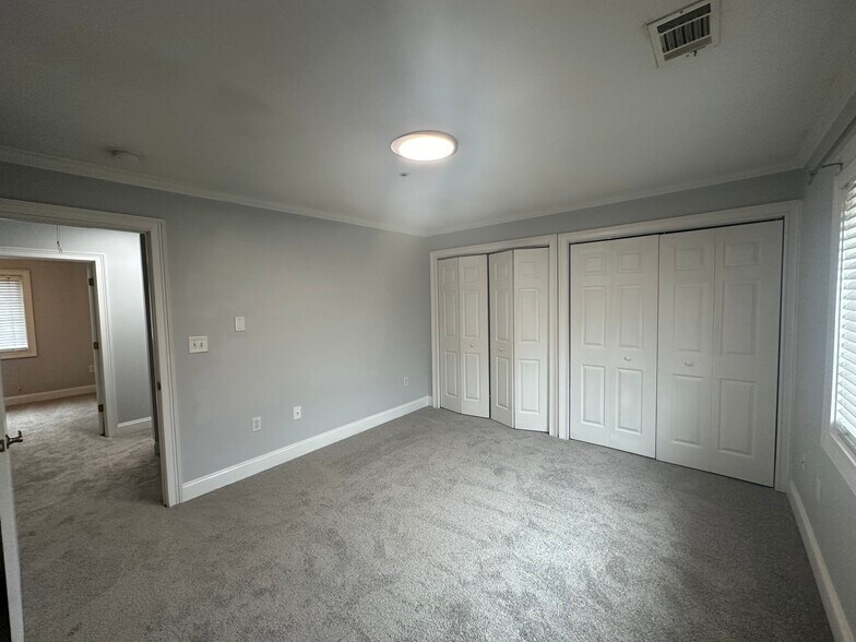 Building Photo - 114 Rondak Cir SE
