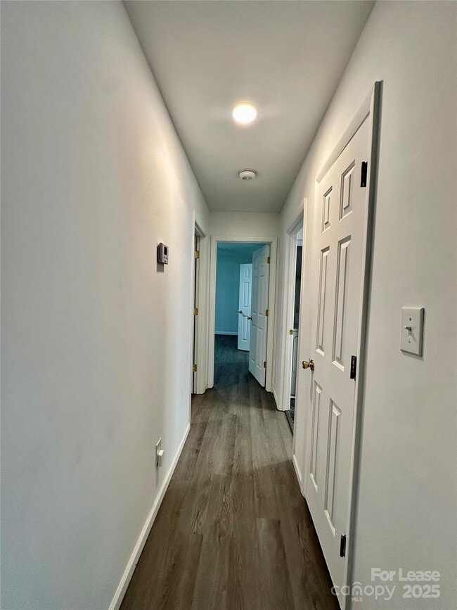 Building Photo - 5415 Amado St