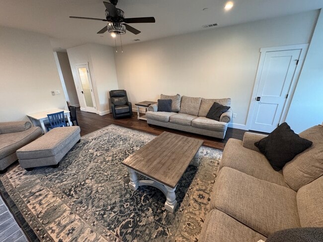 Building Photo - 1620 Keoke Ct