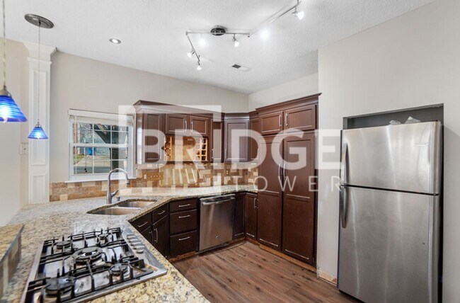 Building Photo - 104 Hampshire Dr