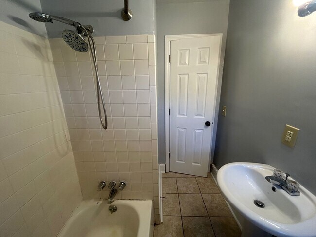 Building Photo - 9 Kolob St