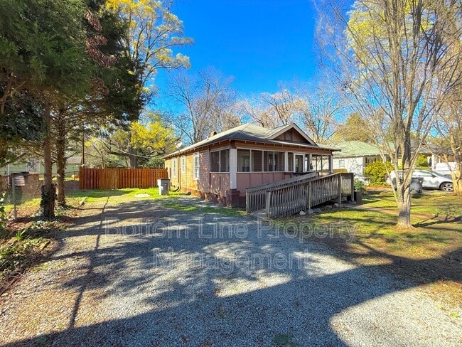 Building Photo - 307 N Linwood Ave