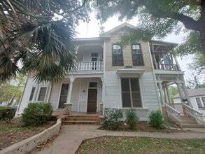 Building Photo - Government Hills 1 Bedroom close to The Pearl and Fort Sam Houston in the heart of San Antonio