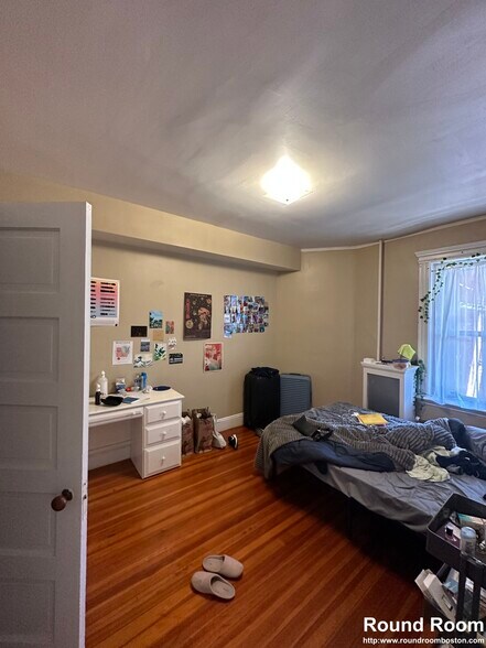 Building Photo - 10 Strathmore Rd