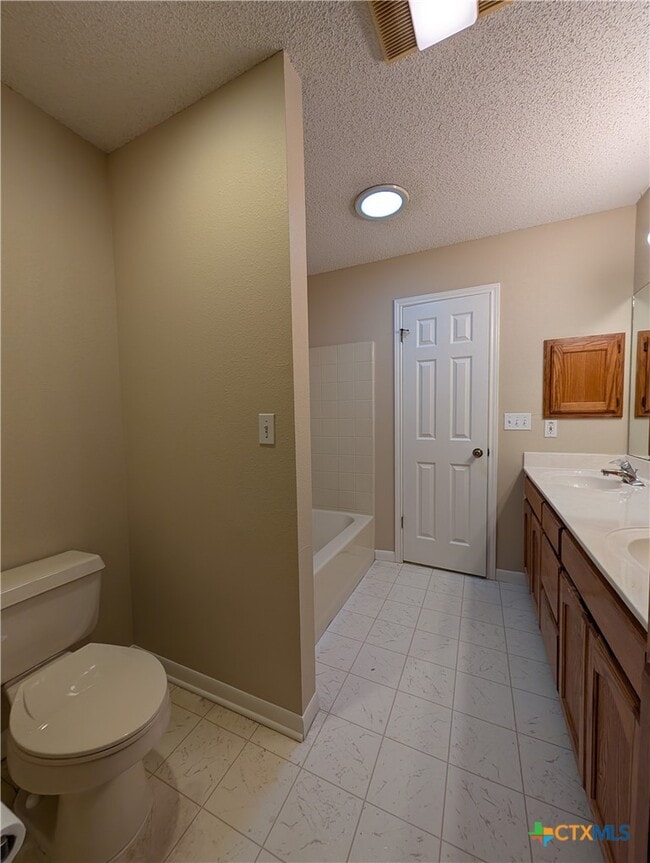 Building Photo - 1666 Lantana Cir