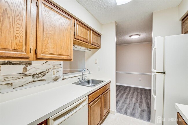 Building Photo - 211 Ravens Crest Dr